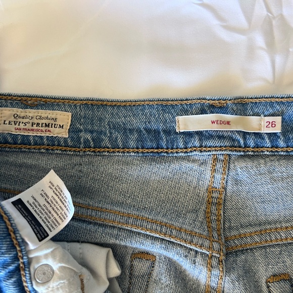 Levi’s Straight Leg Denim Jeans - Picture 2 of 7